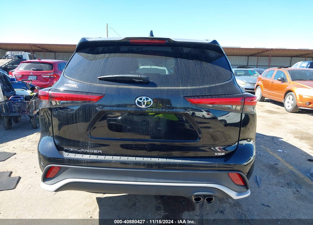 2022 TOYOTA HIGHLANDER VIN: 5TDLZRAH4NS135725