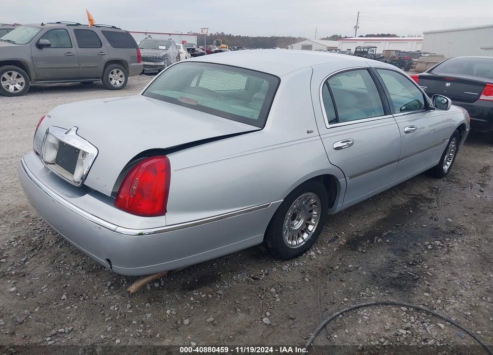 2001 LINCOLN TOWN CAR CARTIER VIN: 1LNHM83W31Y608082
