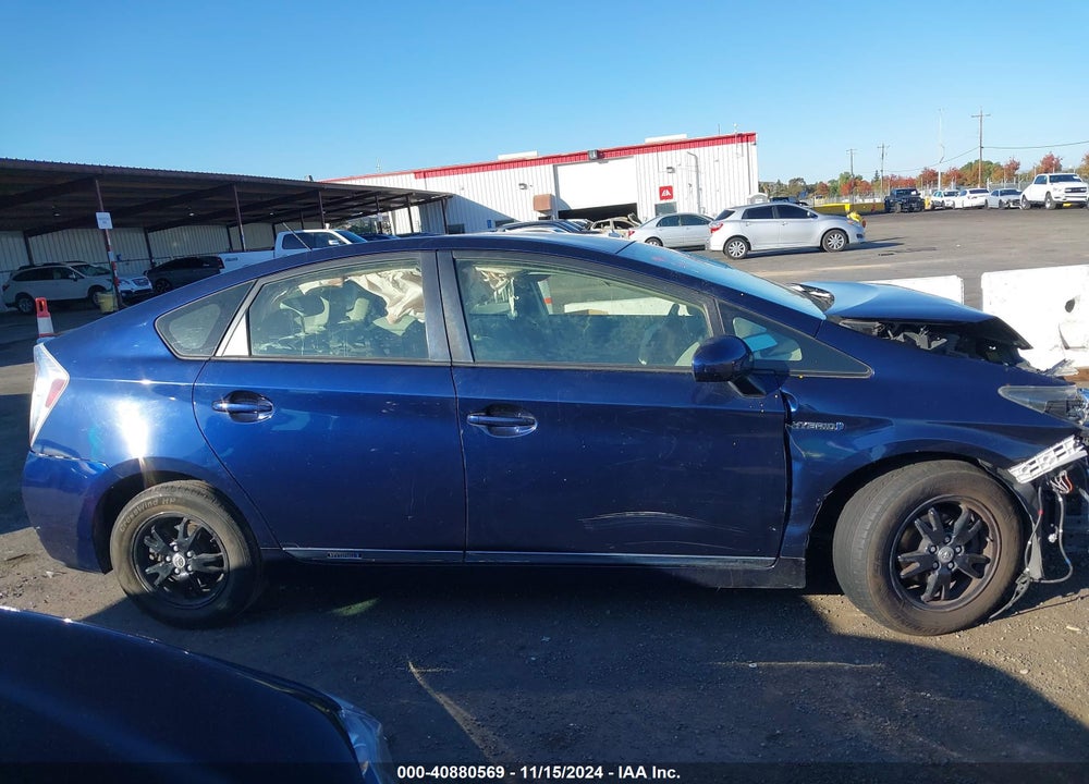 2015 TOYOTA PRIUS TWO VIN: JTDKN3DUXF0453320