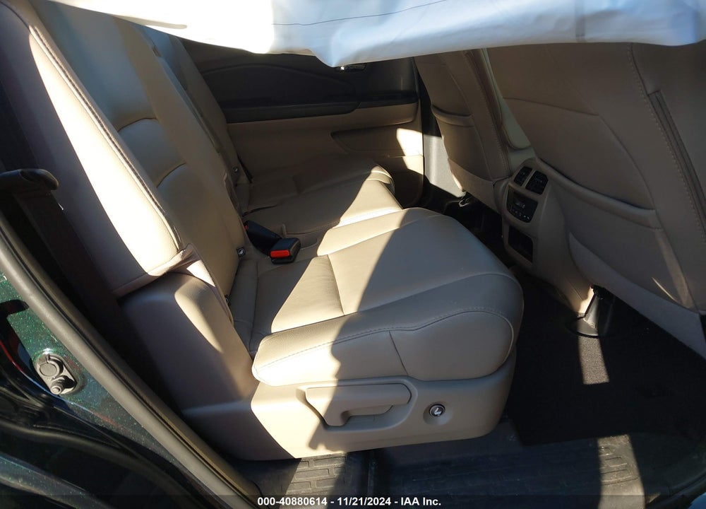 2018 HONDA PILOT EX-L VIN: 5FNYF6H56JB055642