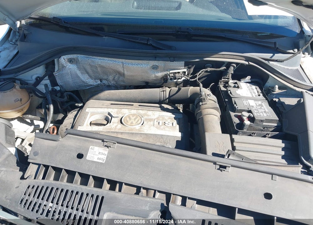 2011 VOLKSWAGEN TIGUAN SE VIN: WVGBV7AX6BW567744