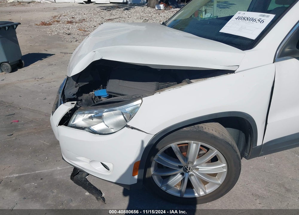 2011 VOLKSWAGEN TIGUAN SE VIN: WVGBV7AX6BW567744