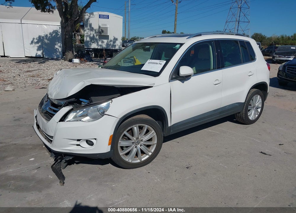 2011 VOLKSWAGEN TIGUAN SE VIN: WVGBV7AX6BW567744