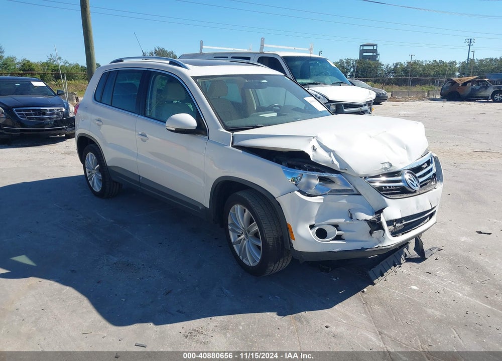 2011 VOLKSWAGEN TIGUAN SE VIN: WVGBV7AX6BW567744