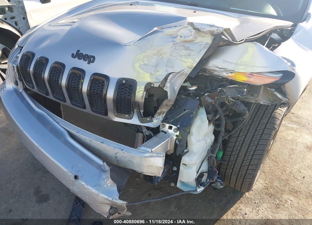 2016 JEEP CHEROKEE ALTITUDE VIN: 1C4PJLCB6GW137512