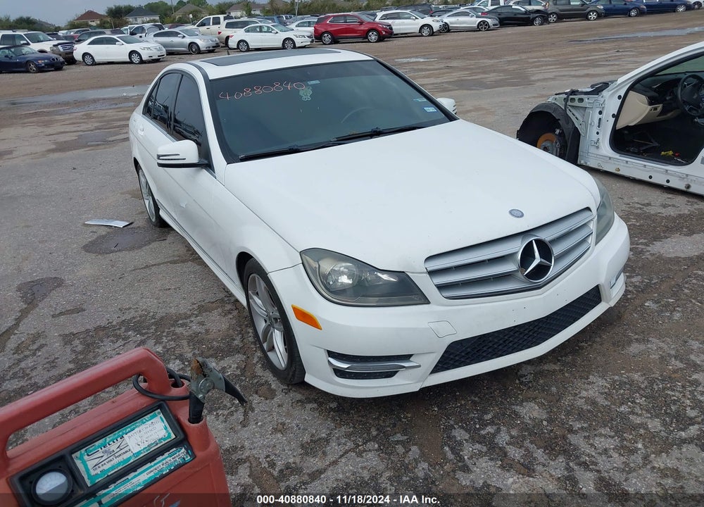 2013 MERCEDES-BENZ C 250 LUXURY/SPORT VIN: WDDGF4HB5DG102004