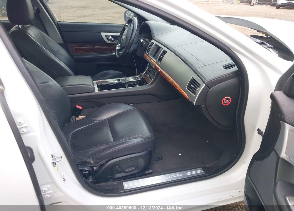2014 JAGUAR XF I4 T VIN: SAJWA0ES2EPU16648
