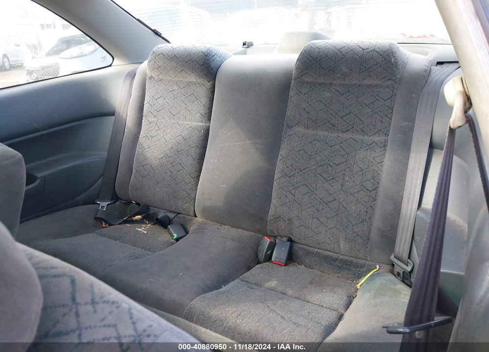 2000 HONDA CIVIC EX VIN: 1HGEJ8240YL061927