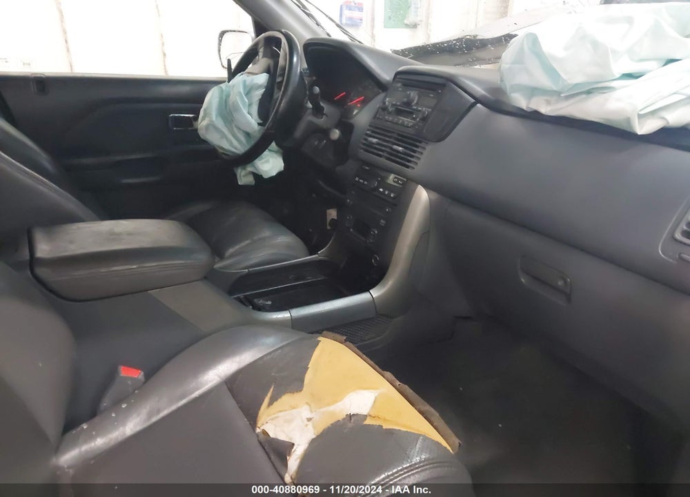 2004 HONDA PILOT VIN: 2HKYF18604H589222
