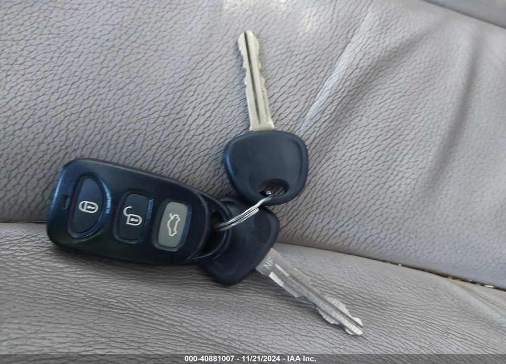 2008 HYUNDAI SONATA VIN: 5NPEU46F28H303566
