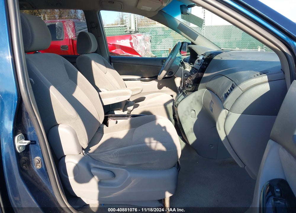 2004 TOYOTA SIENNA LE VIN: 5TDZA23C14S071507
