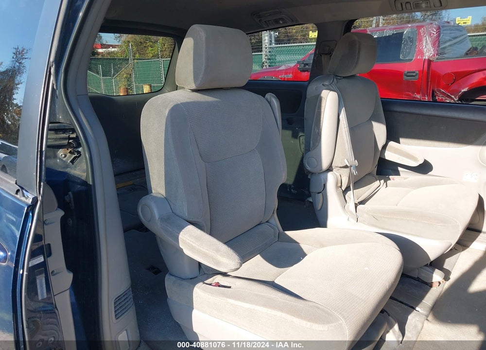 2004 TOYOTA SIENNA LE VIN: 5TDZA23C14S071507