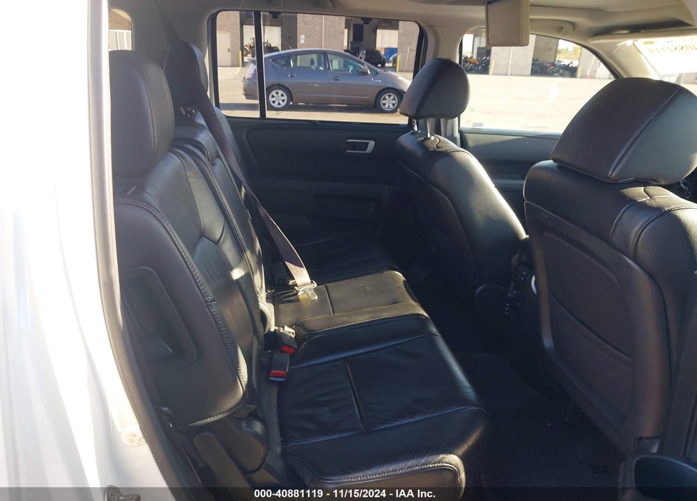 2015 HONDA PILOT TOURING VIN: 5FNYF3H91FB020306