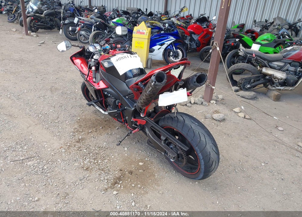 2011 YAMAHA YZFR1 C VIN: JYARN23Y1BA002337