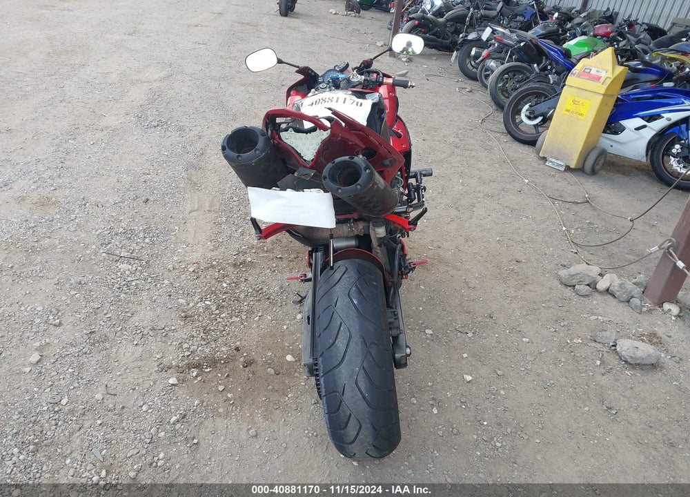 2011 YAMAHA YZFR1 C VIN: JYARN23Y1BA002337