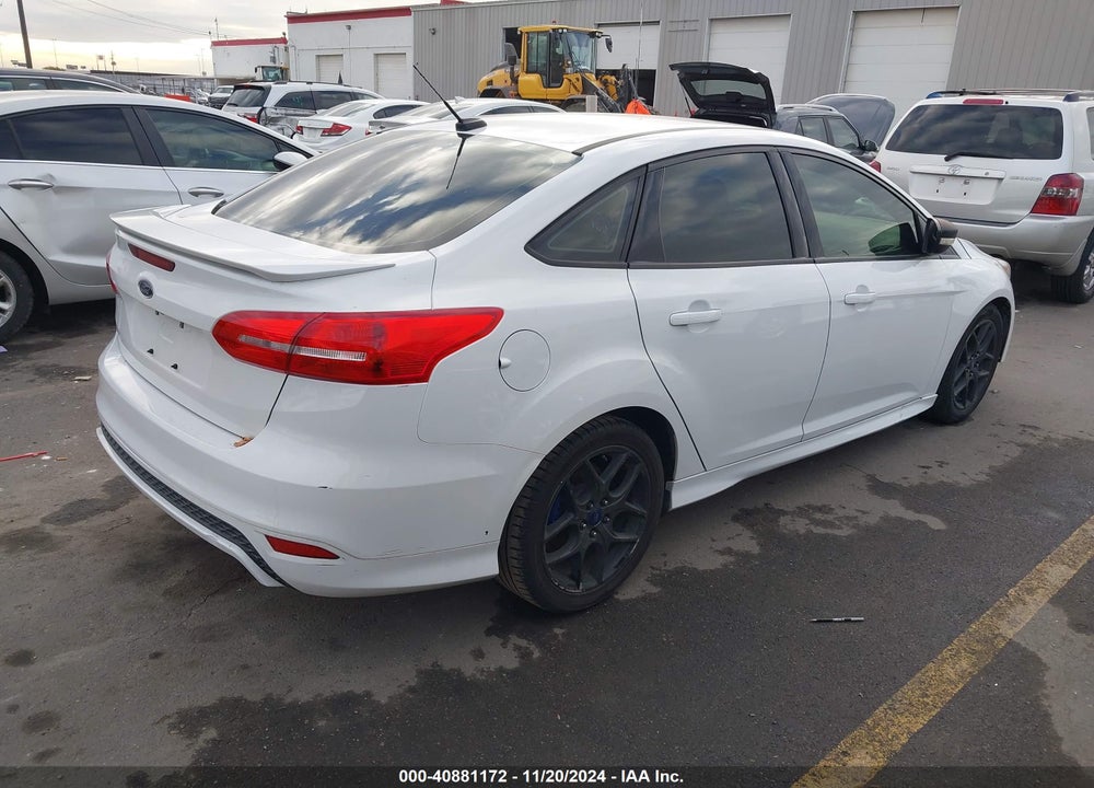 2015 FORD FOCUS SE VIN: 1FADP3F20FL241741