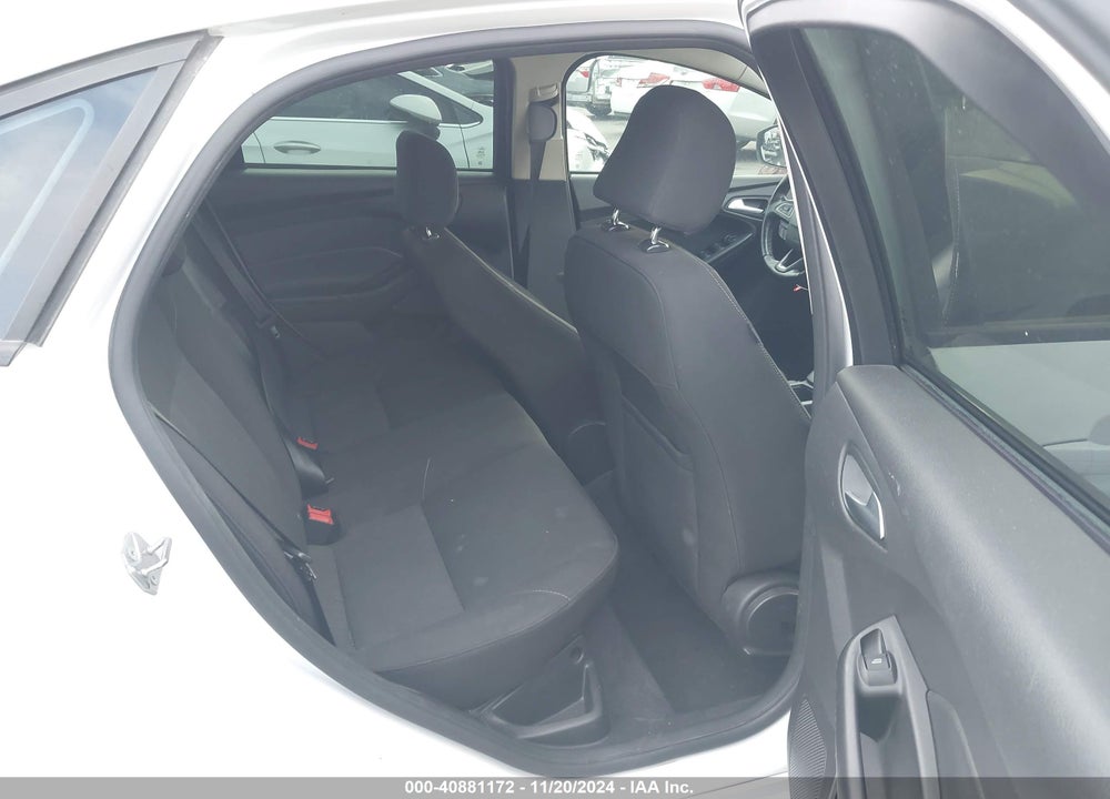 2015 FORD FOCUS SE VIN: 1FADP3F20FL241741