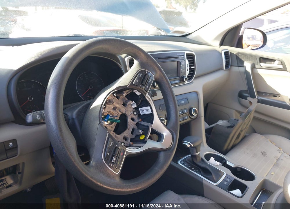2018 KIA SPORTAGE LX VIN: KNDPM3AC6J7328965
