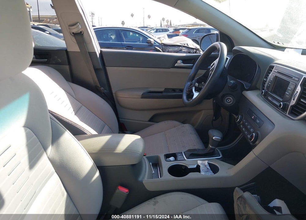 2018 KIA SPORTAGE LX VIN: KNDPM3AC6J7328965