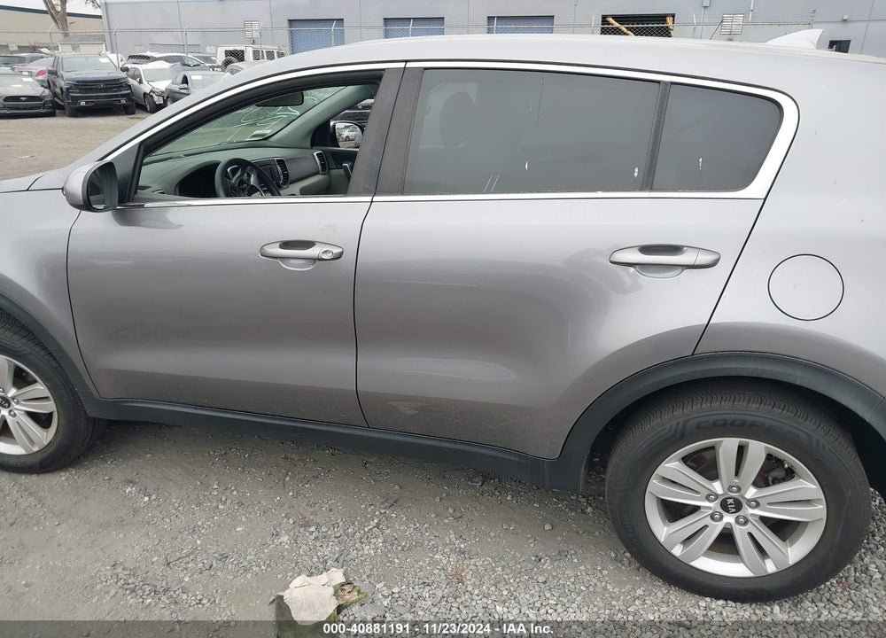 2018 KIA SPORTAGE LX VIN: KNDPM3AC6J7328965