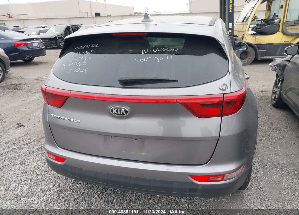 2018 KIA SPORTAGE LX VIN: KNDPM3AC6J7328965