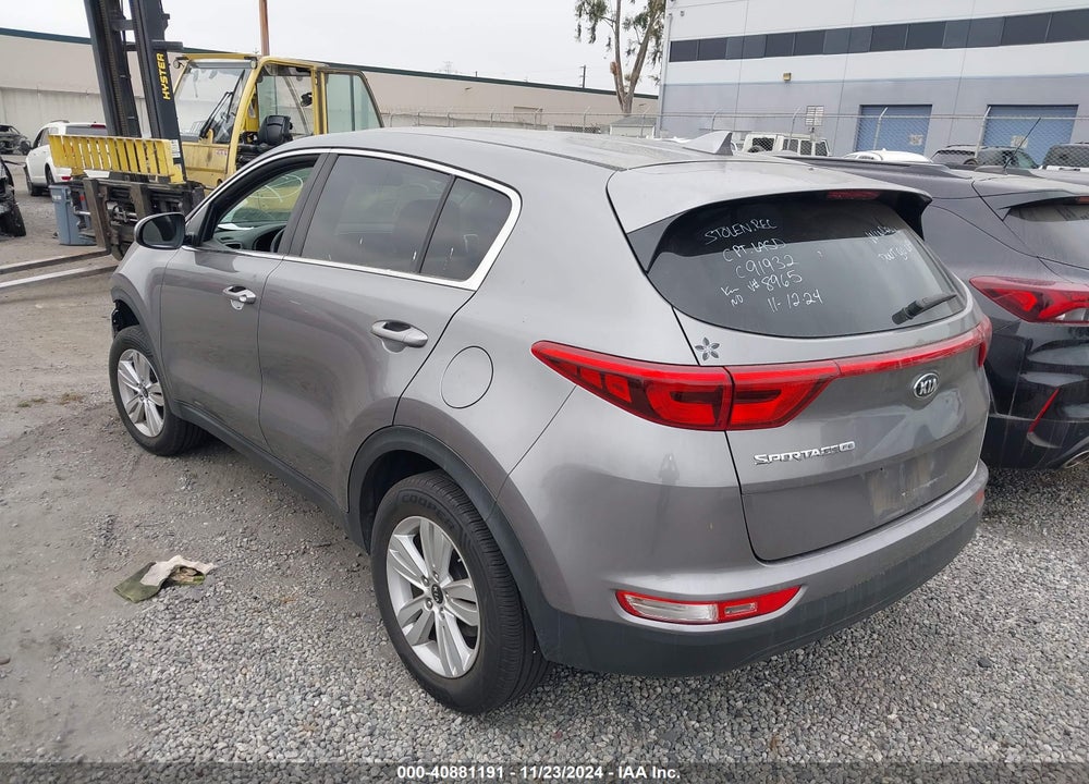 2018 KIA SPORTAGE LX VIN: KNDPM3AC6J7328965