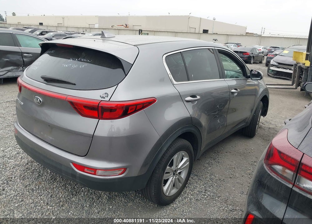 2018 KIA SPORTAGE LX VIN: KNDPM3AC6J7328965