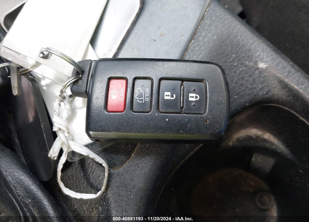 2016 TOYOTA RAV4 HYBRID XLE VIN: JTMRJREV4GD042056