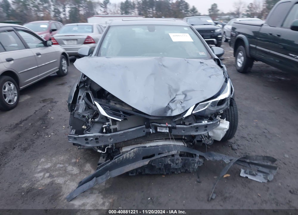 2018 CHEVROLET CRUZE LT AUTO VIN: 1G1BE5SM9J7189658
