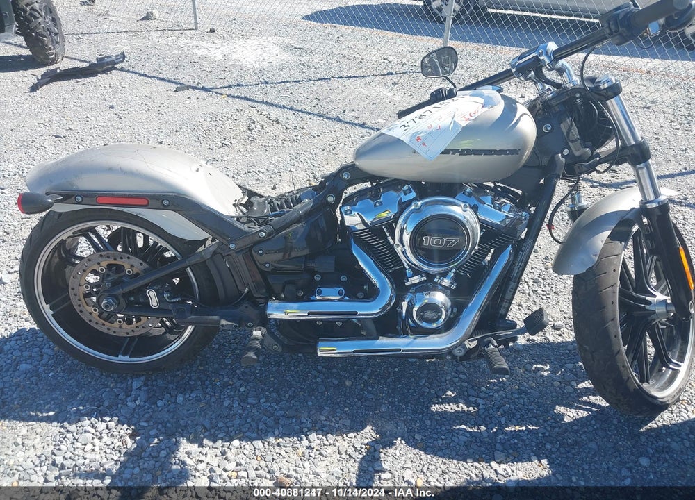 2018 HARLEY-DAVIDSON FXBR BREAKOUT VIN: 1HD1YEJ17JC053407