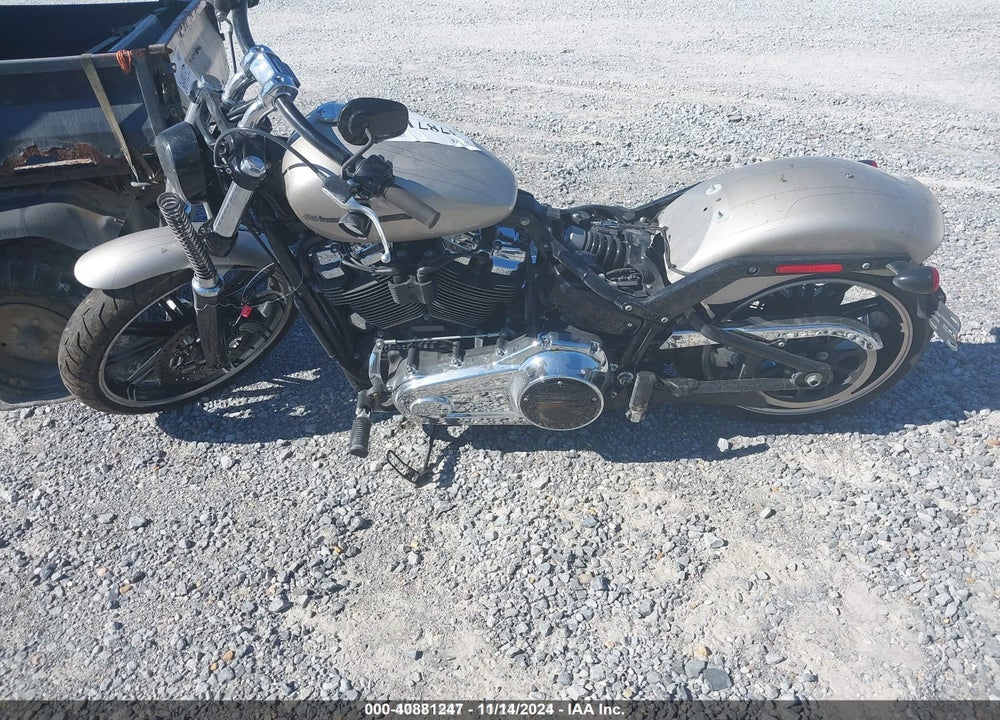 2018 HARLEY-DAVIDSON FXBR BREAKOUT VIN: 1HD1YEJ17JC053407