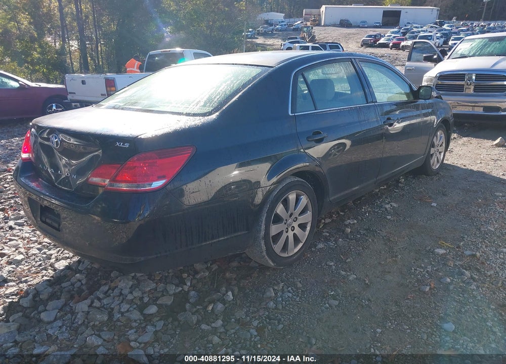 2005 TOYOTA AVALON XLS VIN: 4T1BK36B25U025748