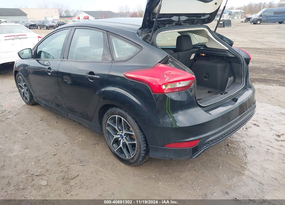 2015 FORD FOCUS SE VIN: 1FADP3K22FL386768