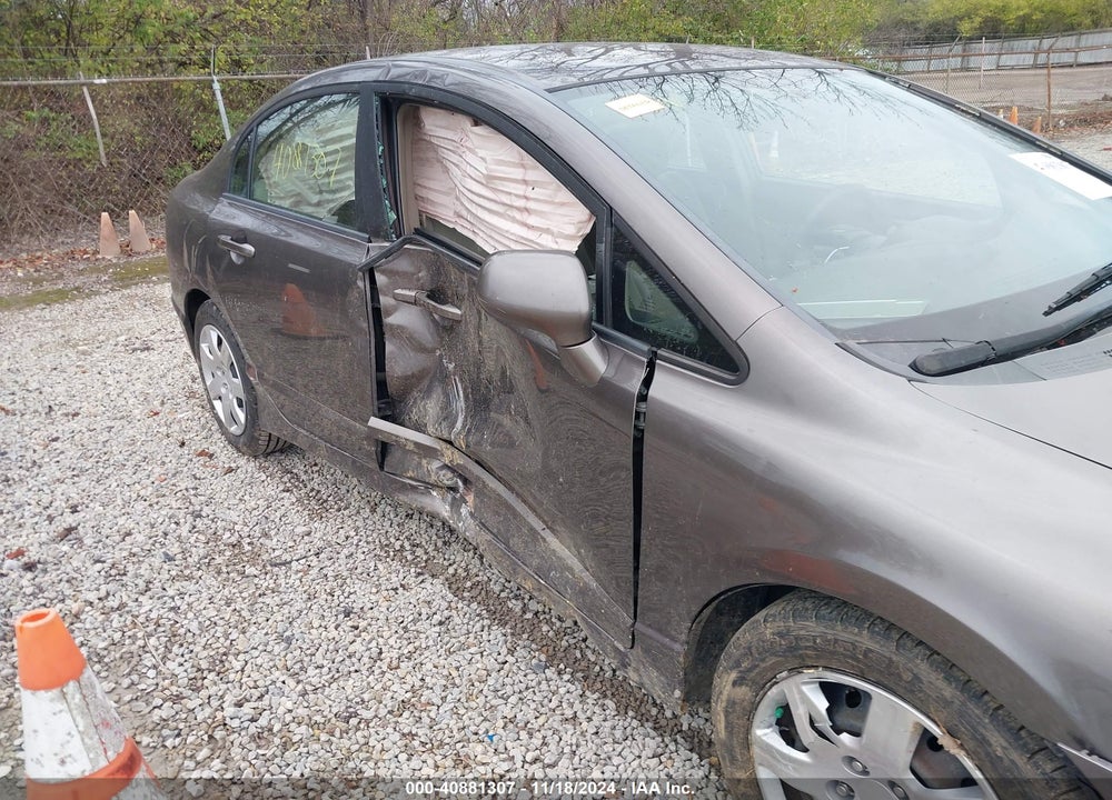 2010 HONDA CIVIC LX VIN: 19XFA1F5XAE040479