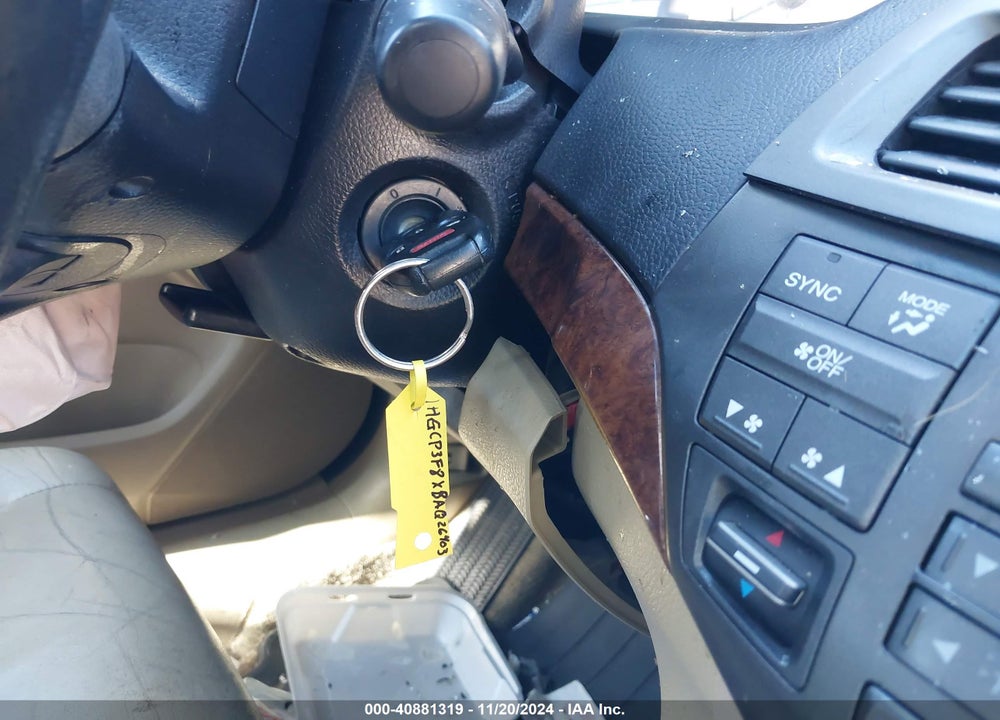 2011 HONDA ACCORD VIN: 1HGCP3F8XBA026403