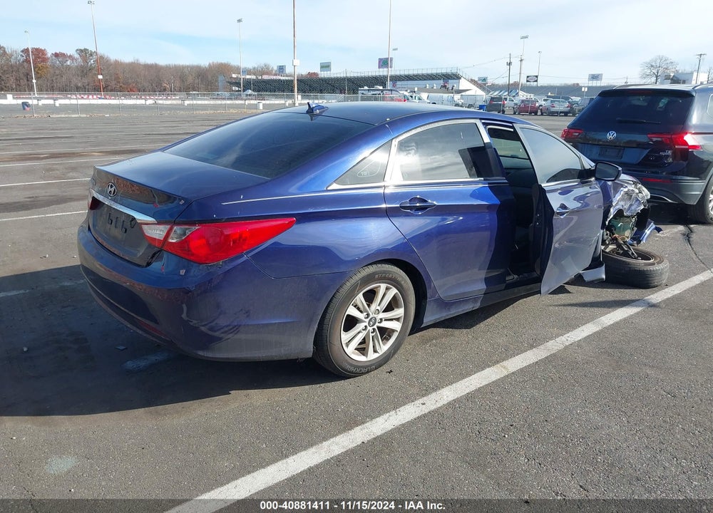2013 HYUNDAI SONATA GLS VIN: 5NPEB4AC7DH593557