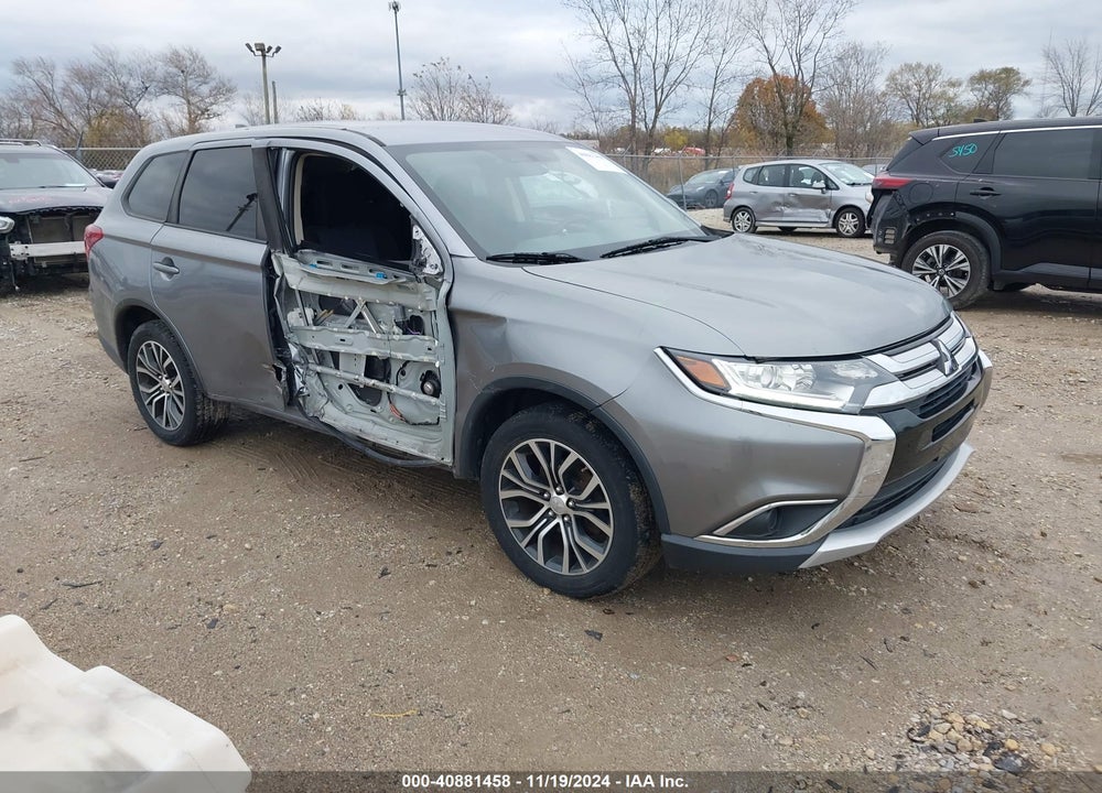 2017 MITSUBISHI OUTLANDER ES VIN: JA4AZ2A33HZ028326