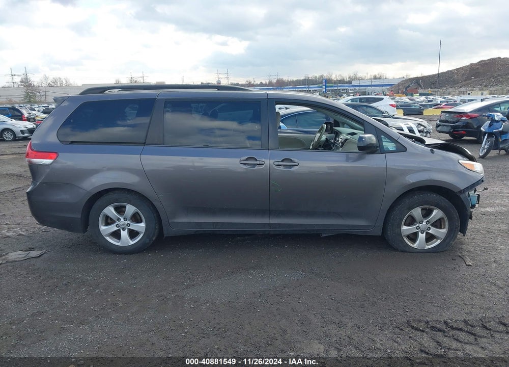 2013 TOYOTA SIENNA LE V6 8 PASSENGER VIN: 5TDKK3DC6DS337218