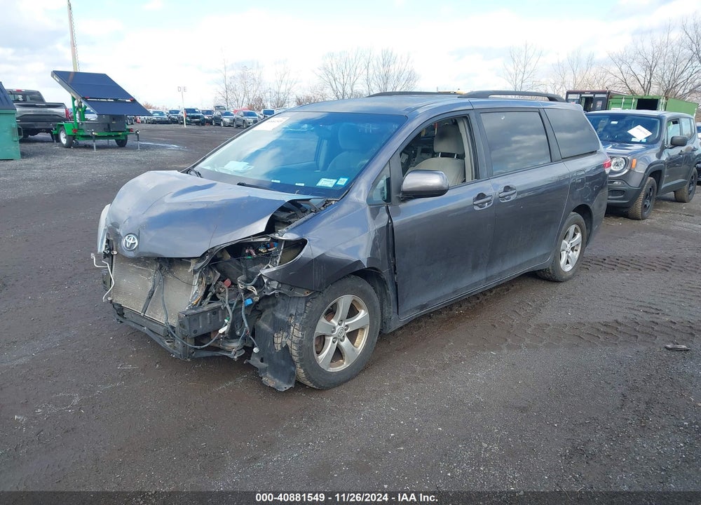 2013 TOYOTA SIENNA LE V6 8 PASSENGER VIN: 5TDKK3DC6DS337218