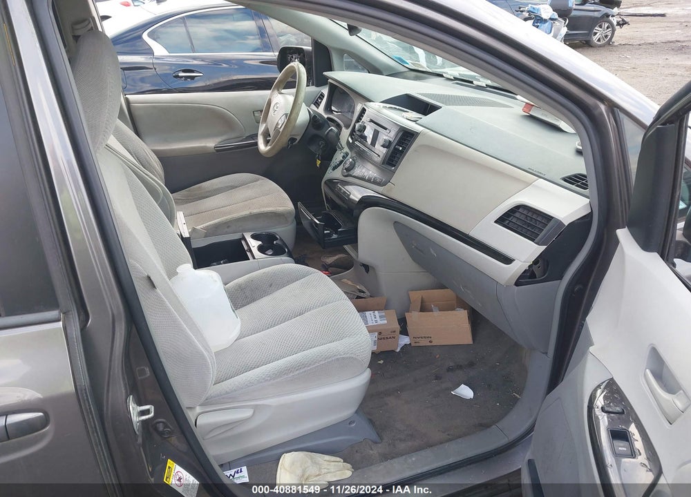 2013 TOYOTA SIENNA LE V6 8 PASSENGER VIN: 5TDKK3DC6DS337218