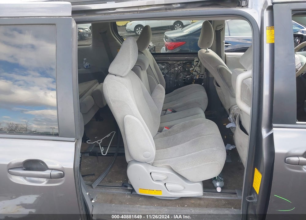 2013 TOYOTA SIENNA LE V6 8 PASSENGER VIN: 5TDKK3DC6DS337218