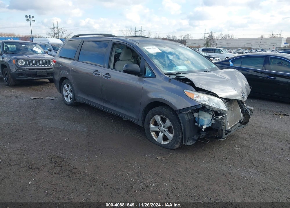 2013 TOYOTA SIENNA LE V6 8 PASSENGER VIN: 5TDKK3DC6DS337218