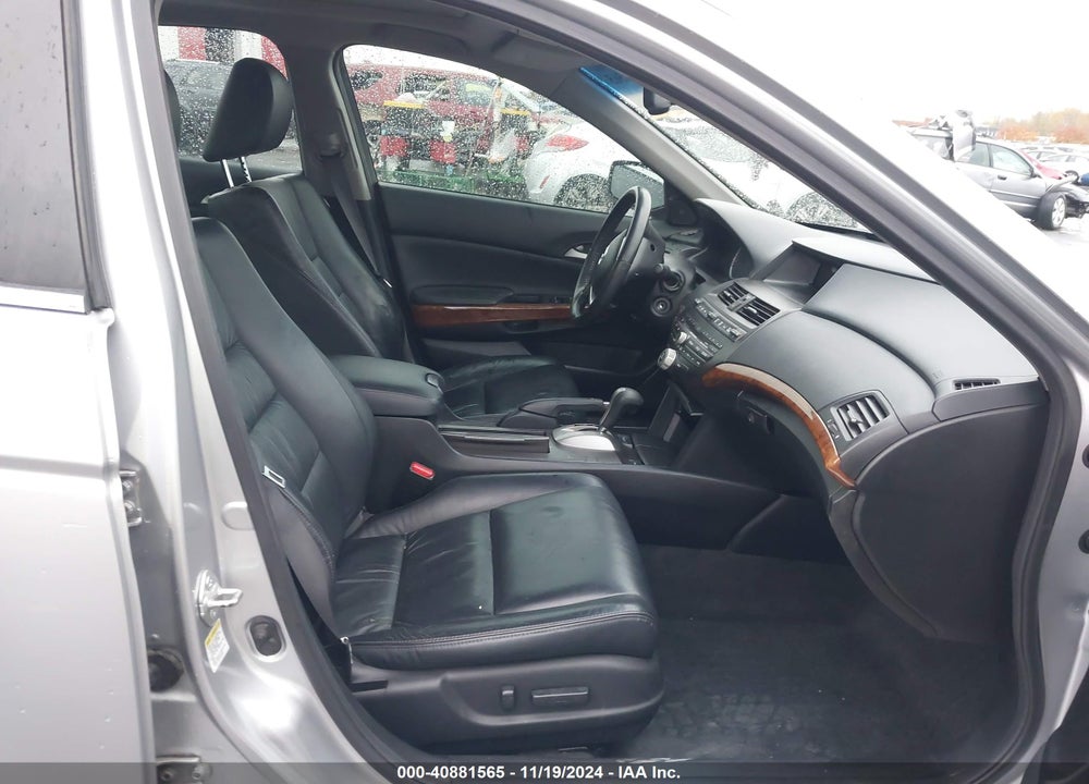 2011 HONDA ACCORD 2.4 EX-L VIN: 1HGCP2F89BA093939