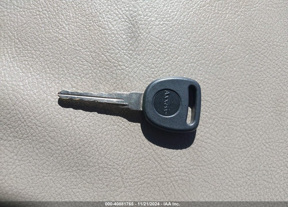 2001 GMC SIERRA 1500 SL VIN: 1GTEC14W71Z201666