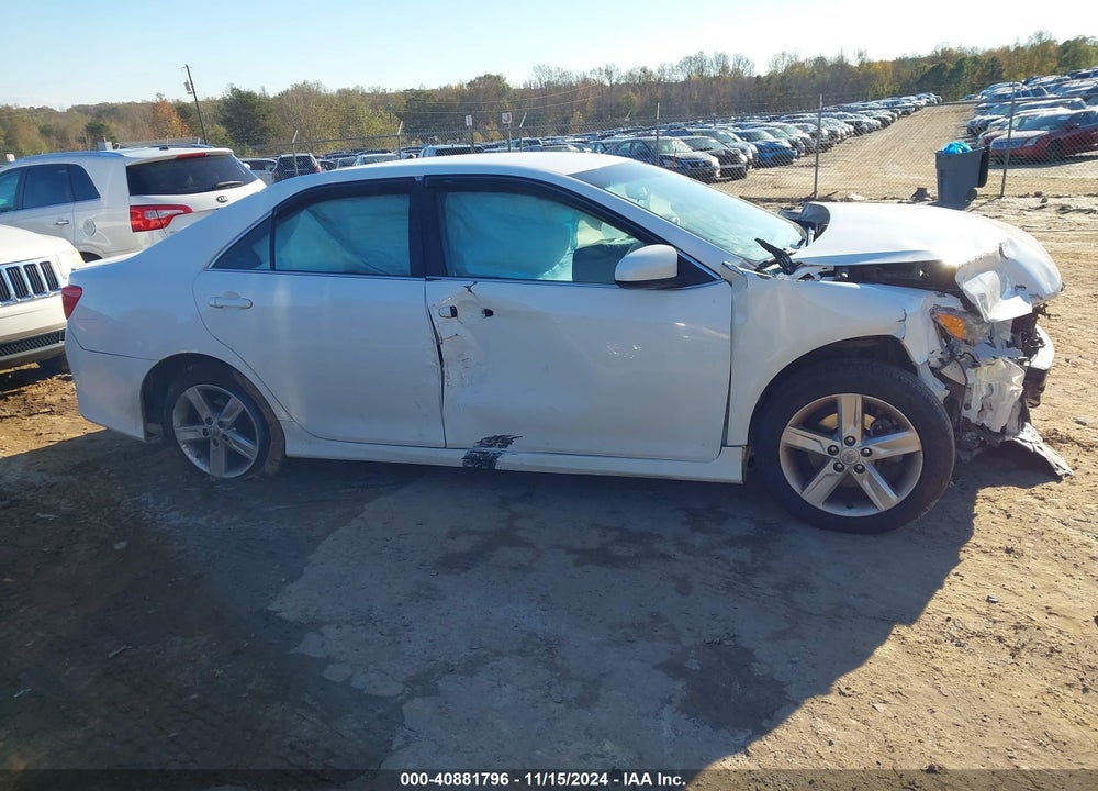 2014 TOYOTA CAMRY SE VIN: 4T1BF1FK8EU460055