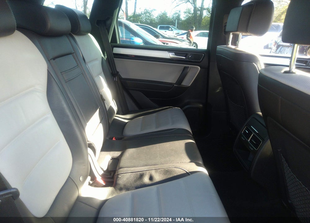 2017 VOLKSWAGEN TOUAREG V6 WOLFSBURG EDITION VIN: WVGRF7BP5HD001895