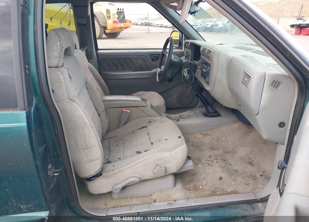 1996 CHEVROLET S TRUCK S10 VIN: 1GCCS19X0T8219642