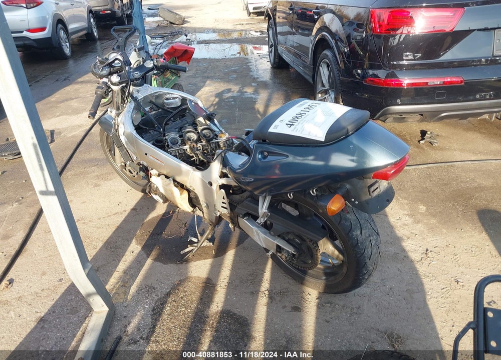 2000 SUZUKI GSX-R600 VIN: JS1GN78A5Y2101535