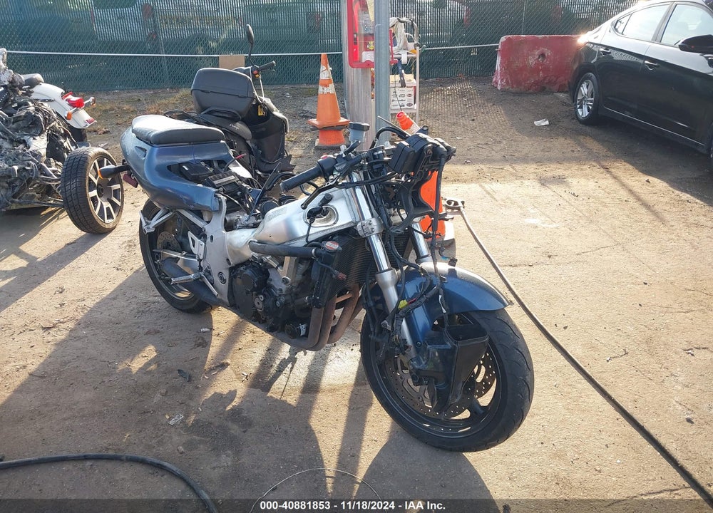 2000 SUZUKI GSX-R600 VIN: JS1GN78A5Y2101535
