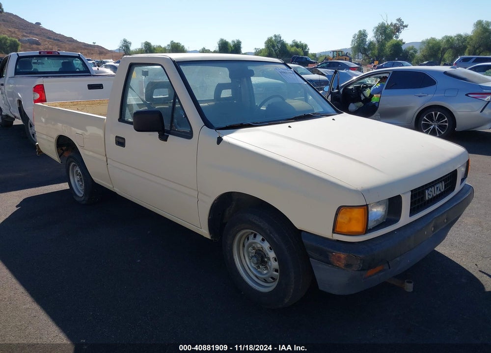 1990 ISUZU CONVENTIONAL SHORT BED VIN: JAACL11L9L7236068